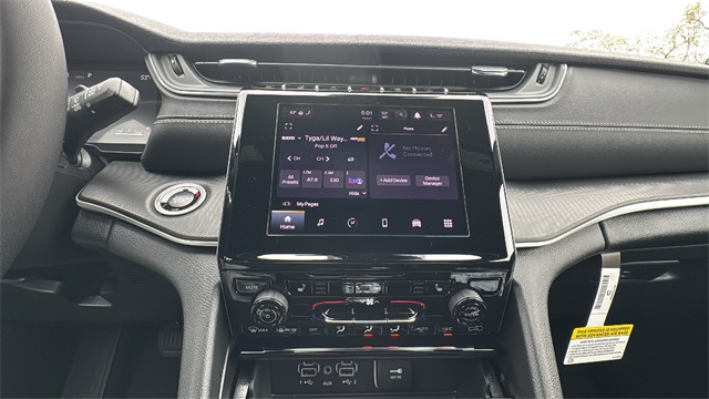 new 2025 Jeep Grand Cherokee car, priced at $42,848