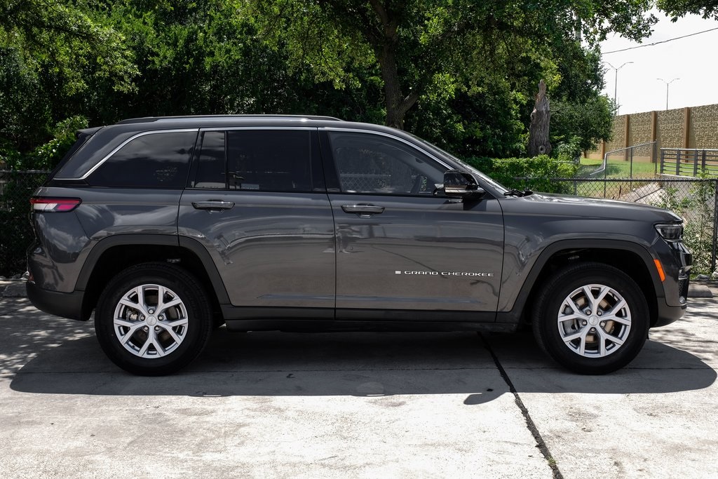 used 2022 Jeep Grand Cherokee car, priced at $30,327