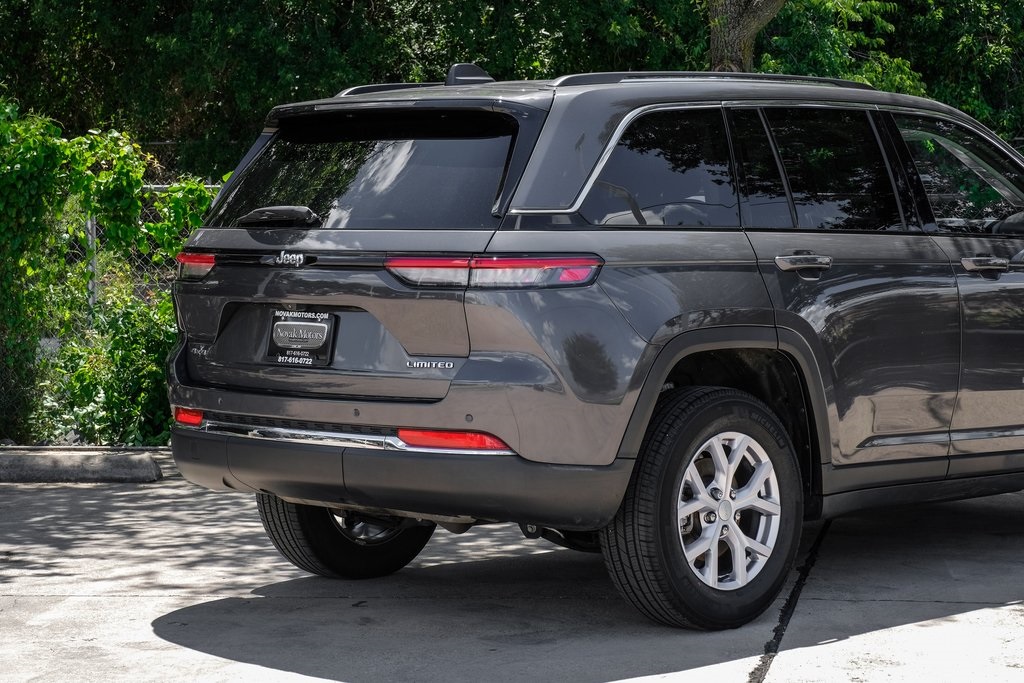 used 2022 Jeep Grand Cherokee car, priced at $30,327
