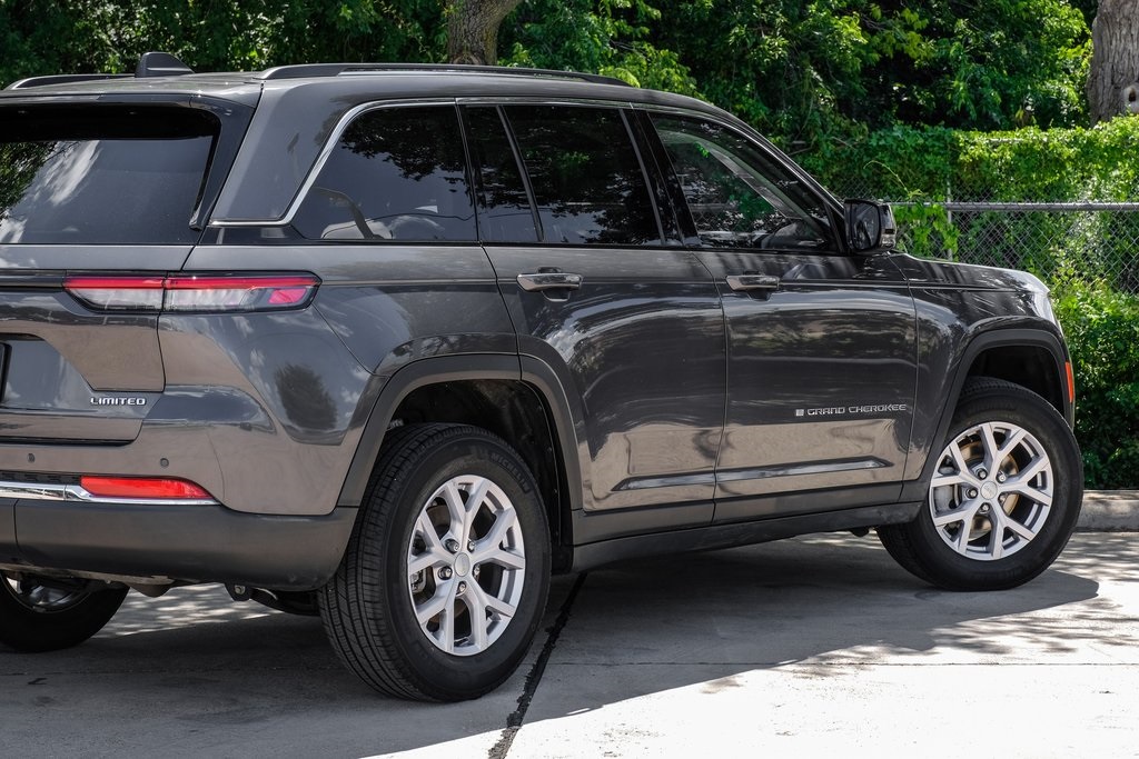 used 2022 Jeep Grand Cherokee car, priced at $30,327