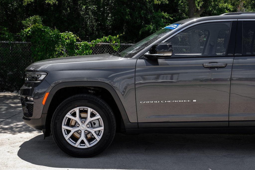 used 2022 Jeep Grand Cherokee car, priced at $30,327
