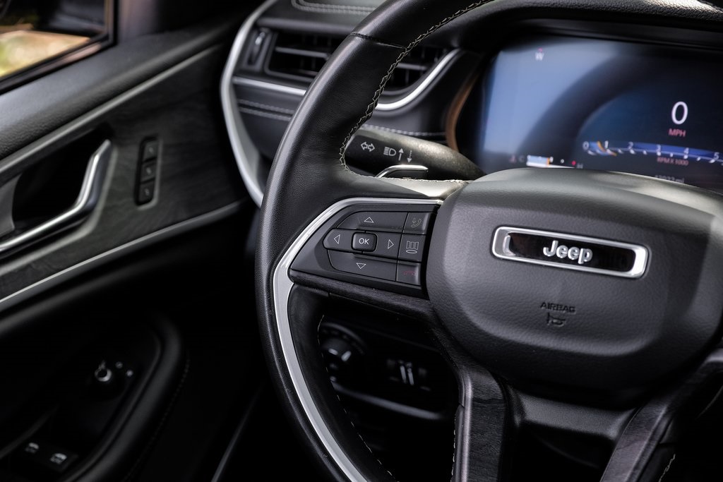 used 2022 Jeep Grand Cherokee car, priced at $30,327