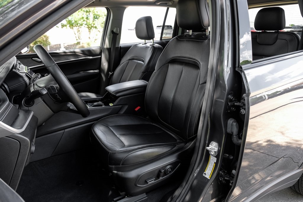 used 2022 Jeep Grand Cherokee car, priced at $30,327