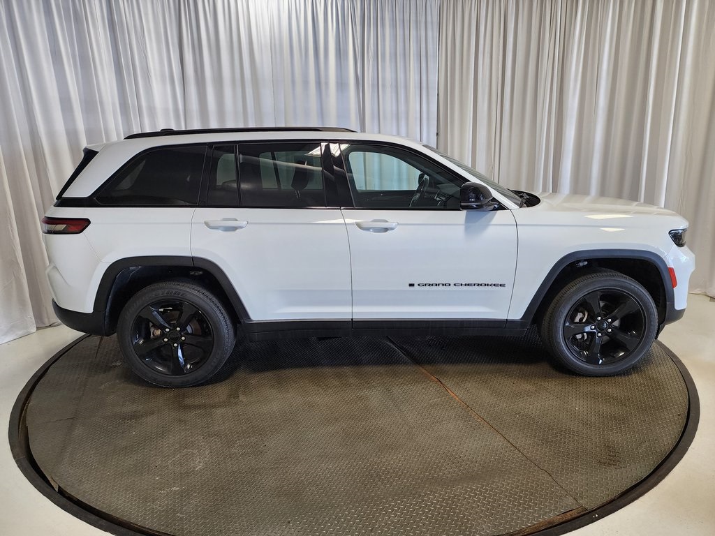 used 2022 Jeep Grand Cherokee car, priced at $29,715