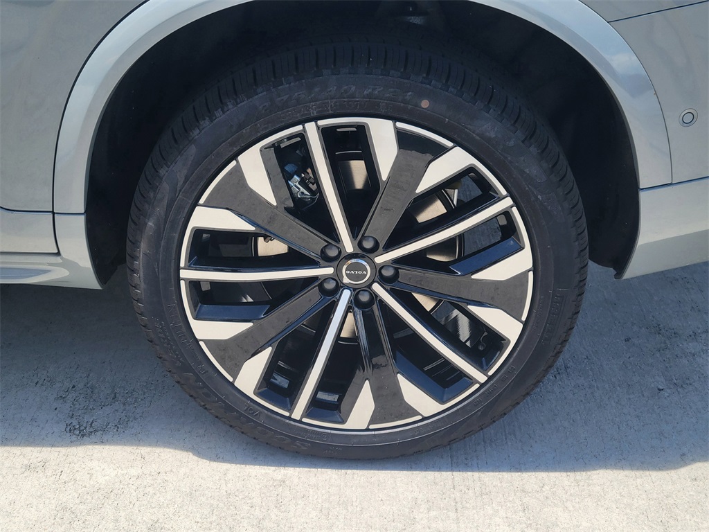 new 2026 Volvo XC90 car, priced at $68,325