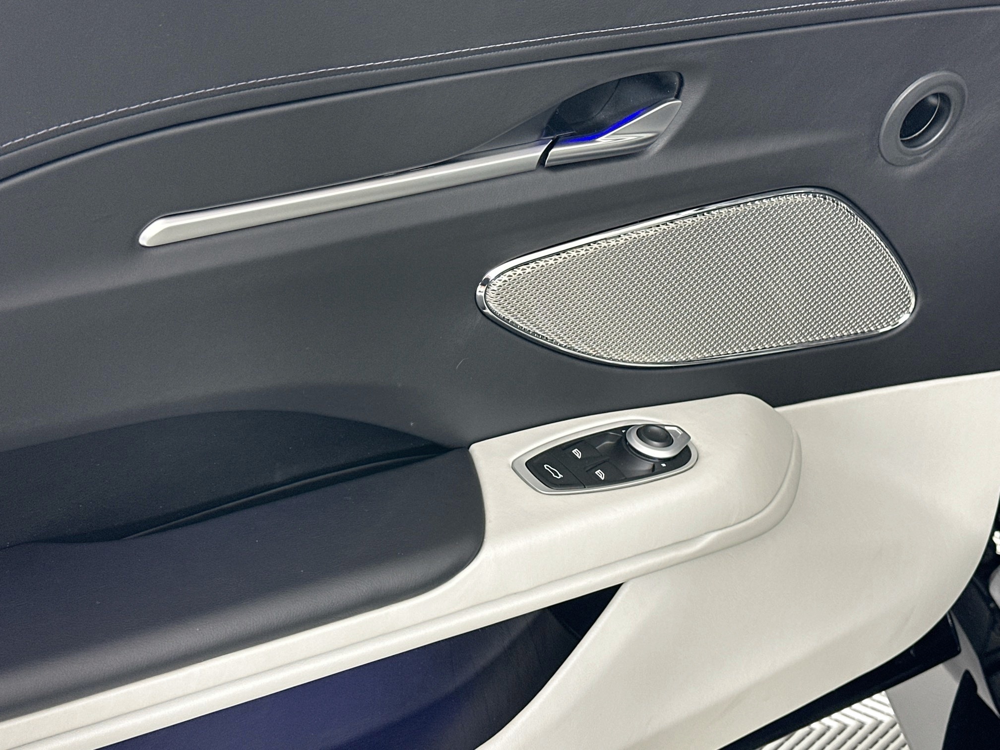 new 2026 Aston Martin Vantage car, priced at $253,600