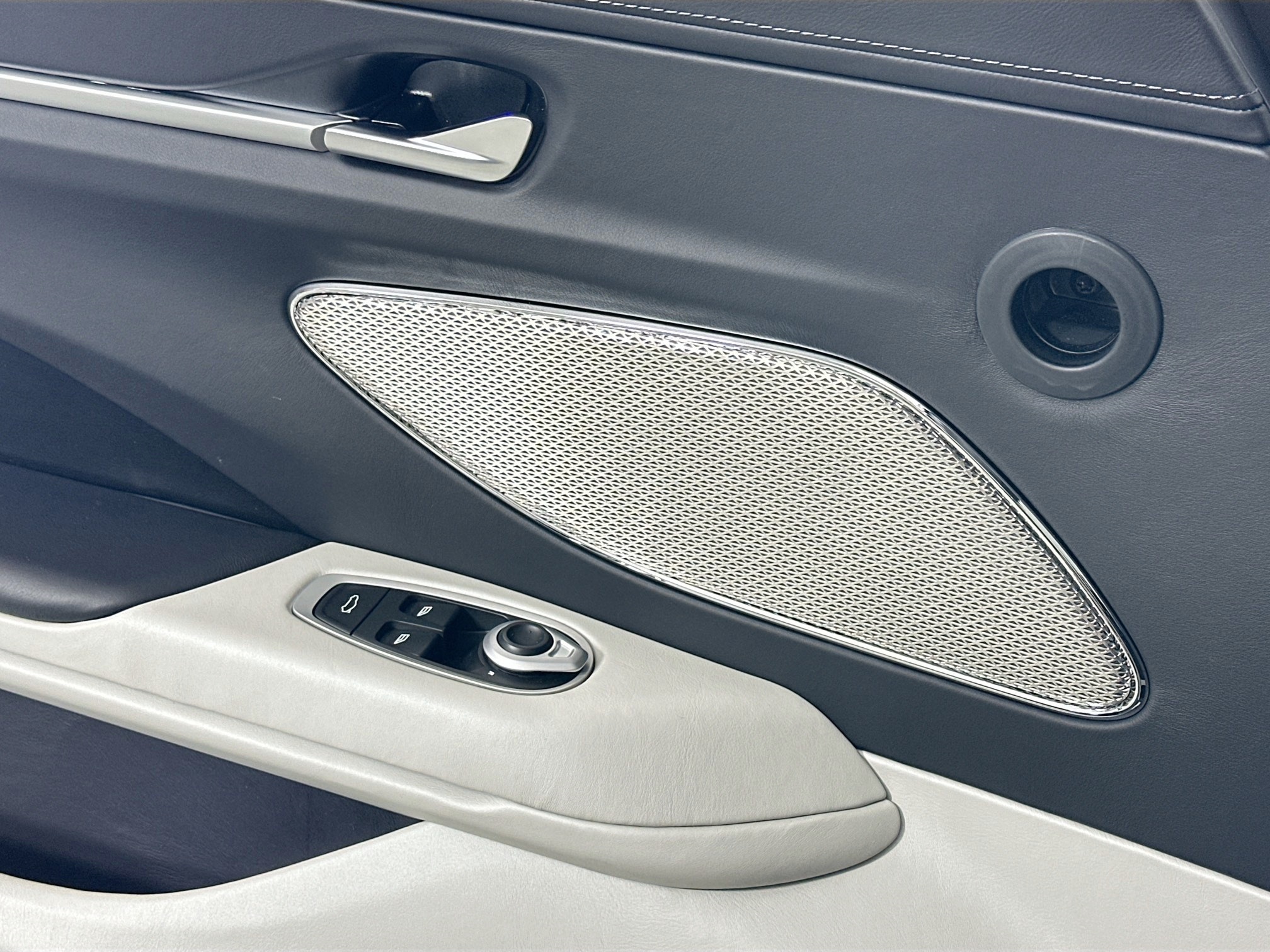 new 2026 Aston Martin Vantage car, priced at $253,600