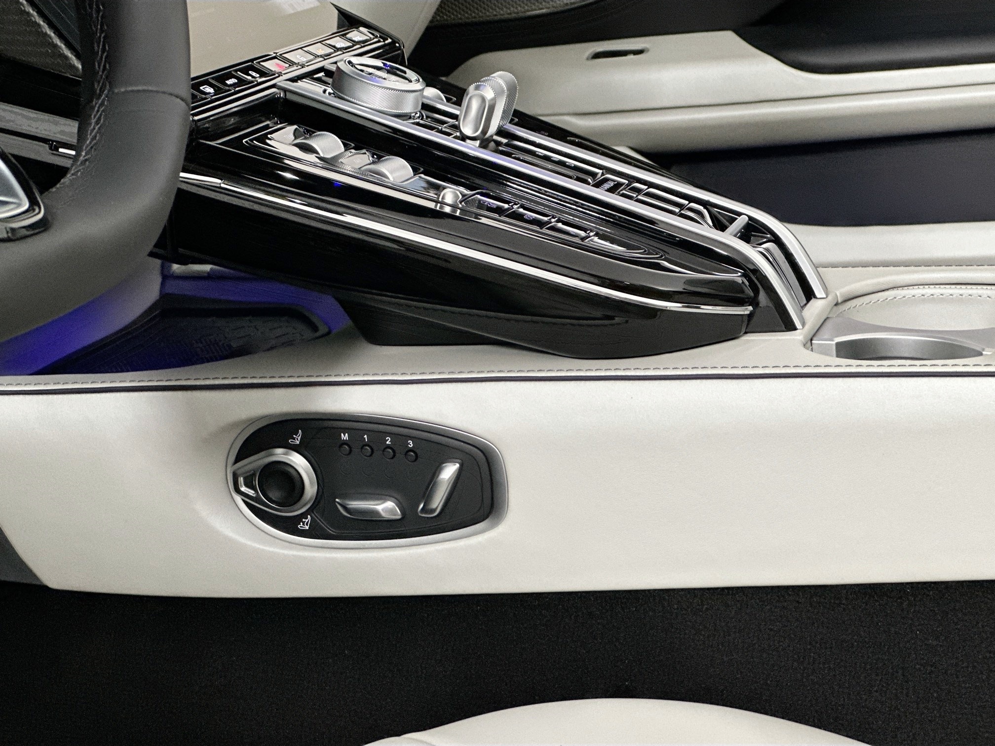 new 2026 Aston Martin Vantage car, priced at $253,600