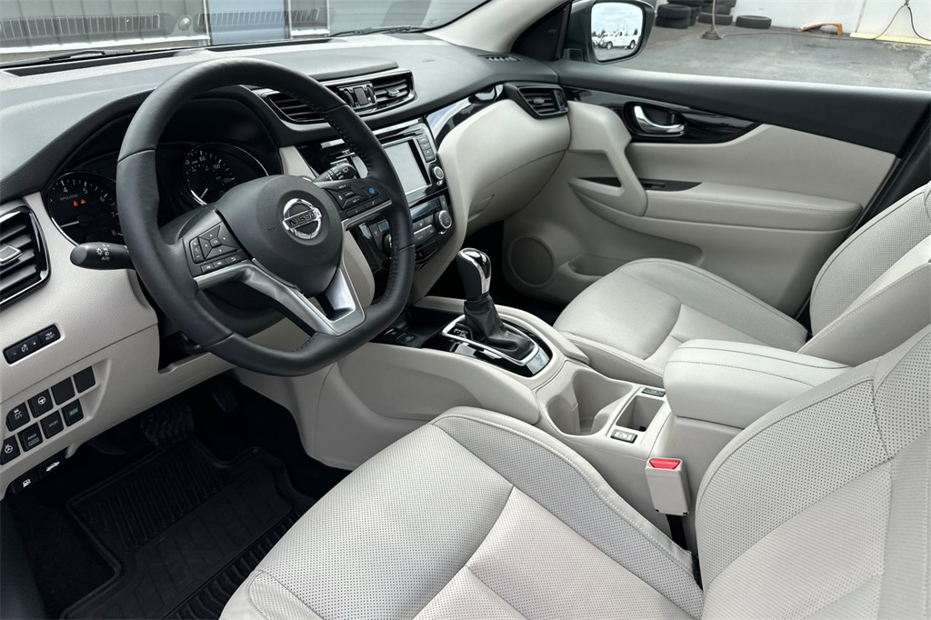 used 2022 Nissan Rogue Sport car, priced at $25,909