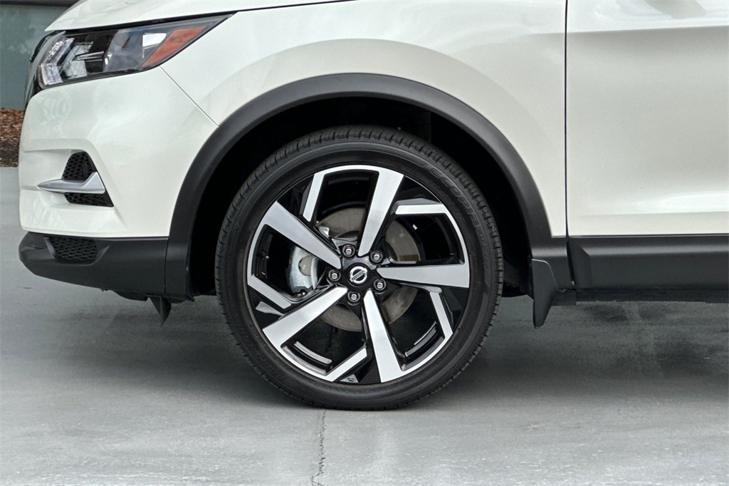 used 2022 Nissan Rogue Sport car, priced at $25,909