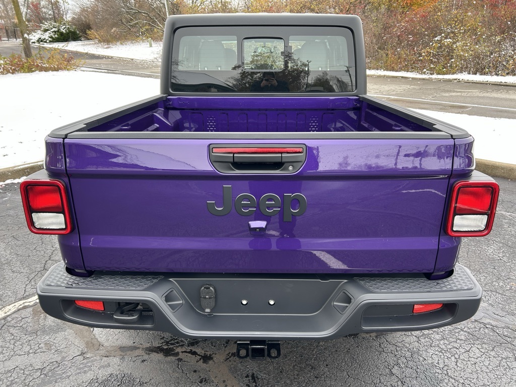 new 2026 Jeep Gladiator car, priced at $45,610