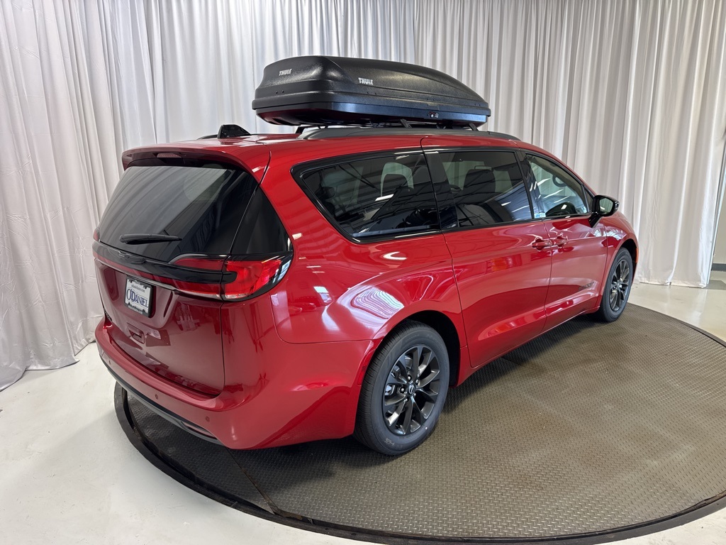 new 2025 Chrysler Pacifica car, priced at $41,999