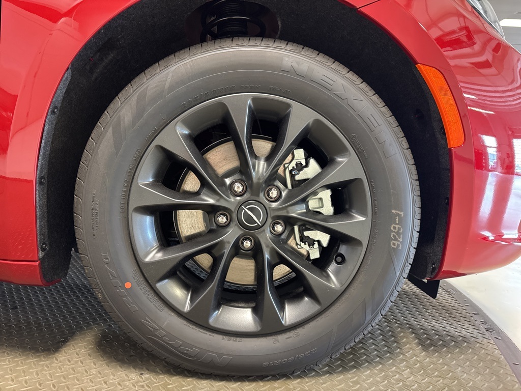 new 2025 Chrysler Pacifica car, priced at $41,999
