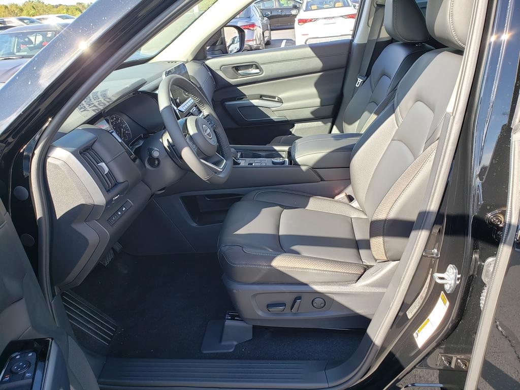 new 2025 Nissan Pathfinder car, priced at $38,024