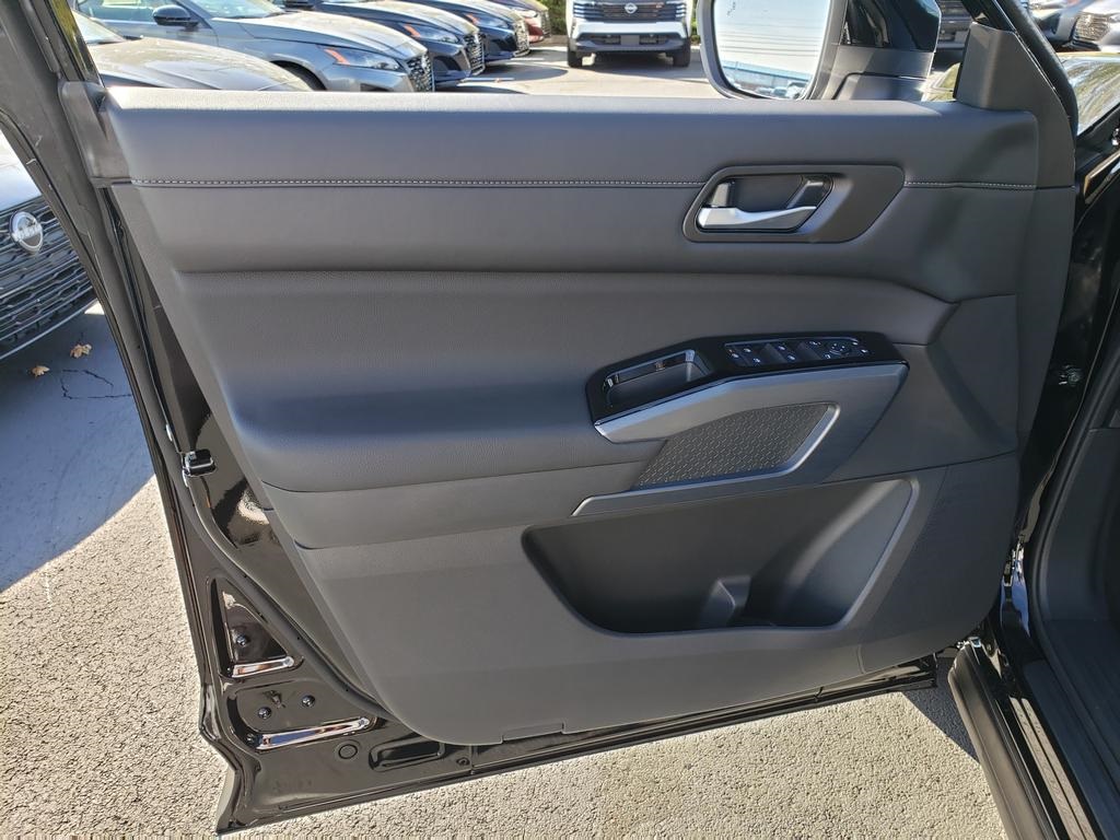 new 2025 Nissan Pathfinder car, priced at $38,024