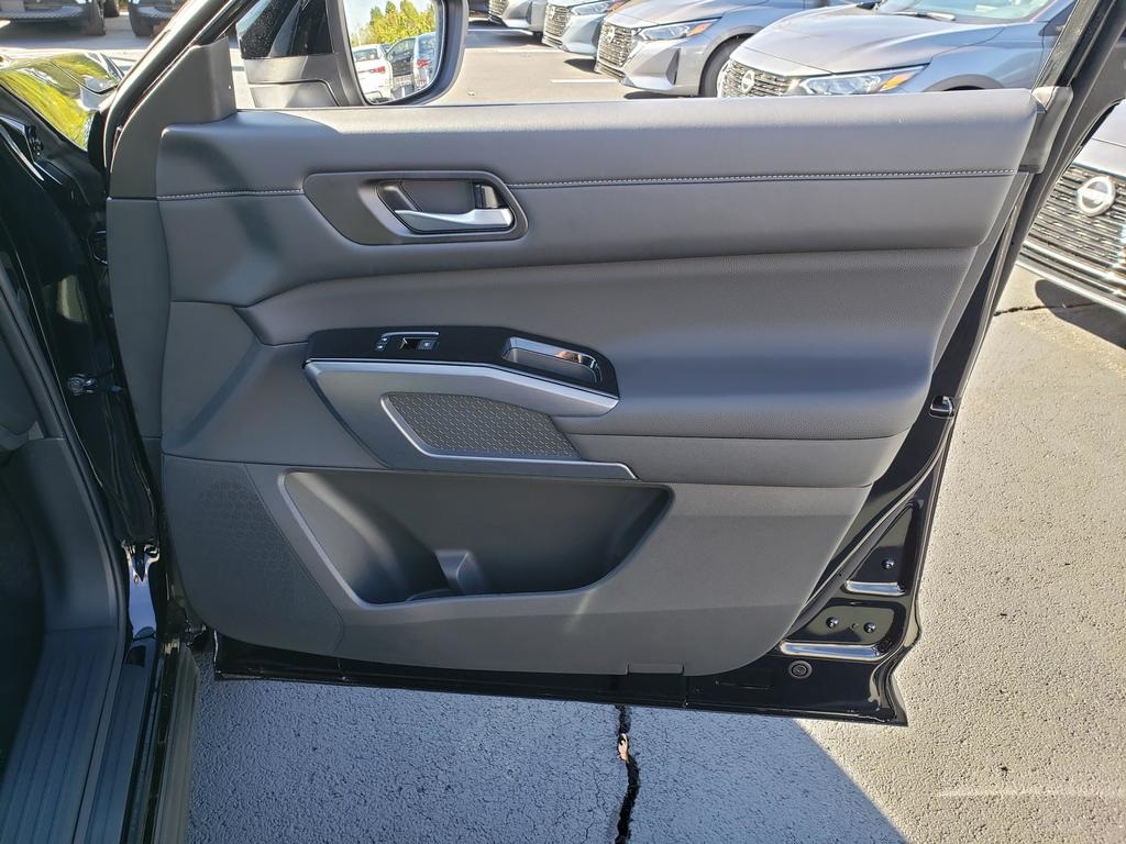 new 2025 Nissan Pathfinder car, priced at $38,024
