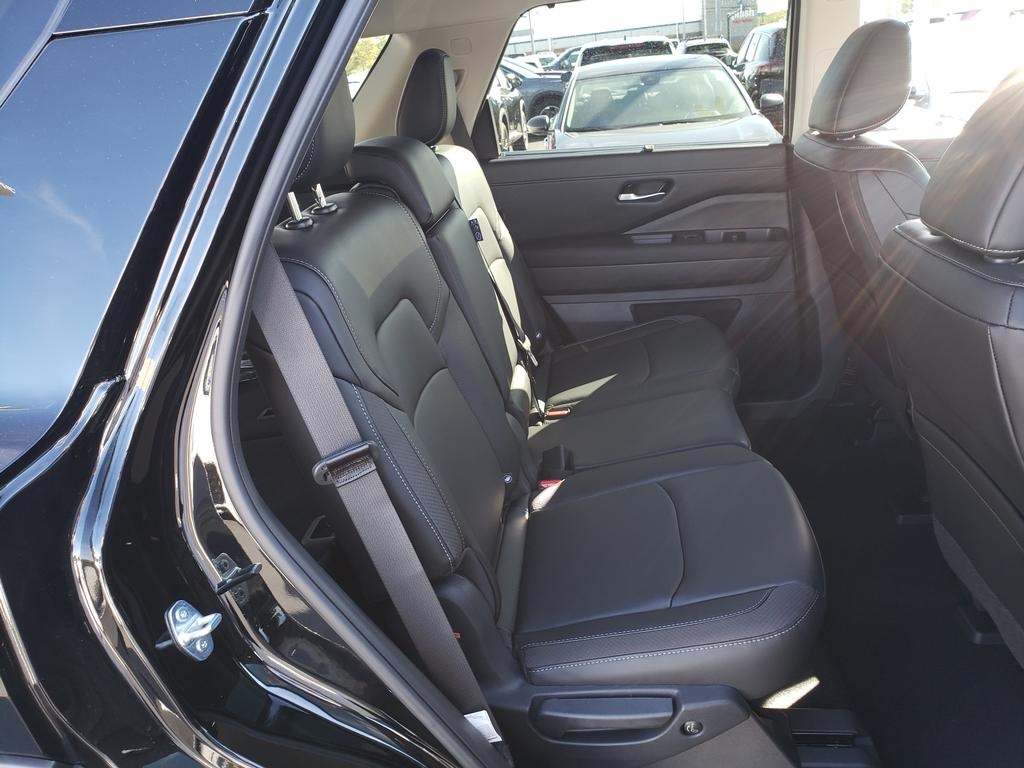 new 2025 Nissan Pathfinder car, priced at $38,024