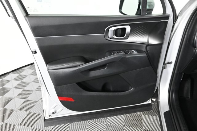used 2022 Kia Sorento Hybrid car, priced at $27,414