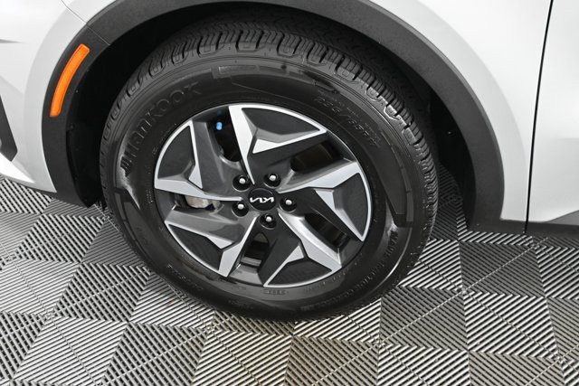 used 2022 Kia Sorento Hybrid car, priced at $27,414