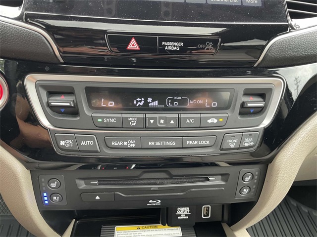 used 2022 Honda Pilot car, priced at $34,327