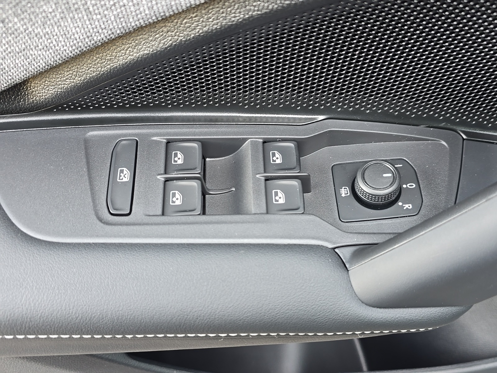 new 2026 Volkswagen Tiguan car, priced at $34,378