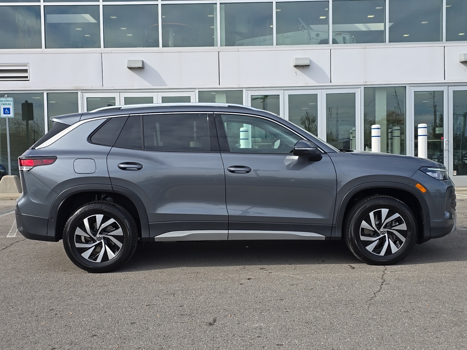 new 2026 Volkswagen Tiguan car, priced at $34,378