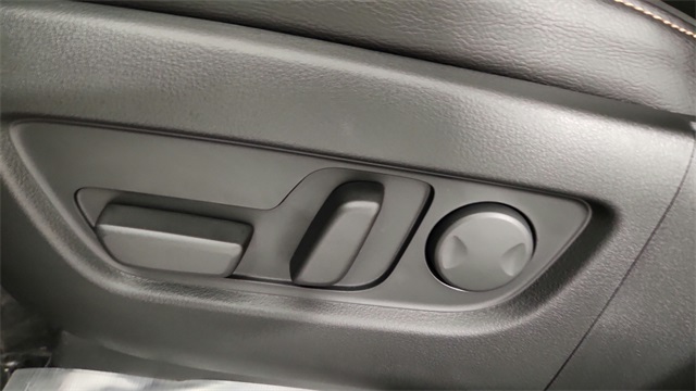 new 2025 Mazda CX-70 car, priced at $42,675