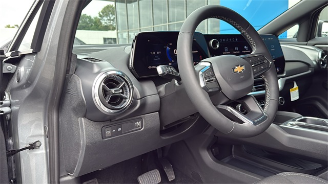 new 2025 Chevrolet Equinox EV car, priced at $37,715