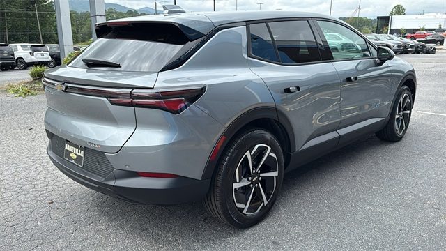 new 2025 Chevrolet Equinox EV car, priced at $37,715
