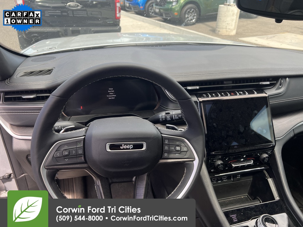 used 2024 Jeep Grand Cherokee car, priced at $38,989