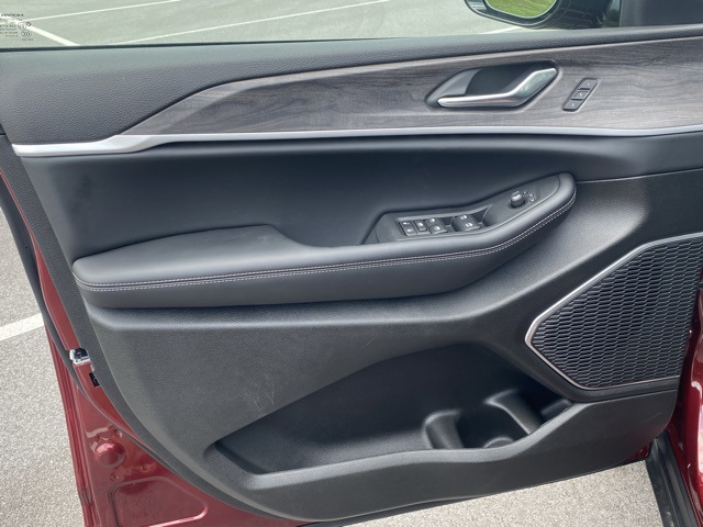 new 2025 Jeep Grand Cherokee L car, priced at $51,074
