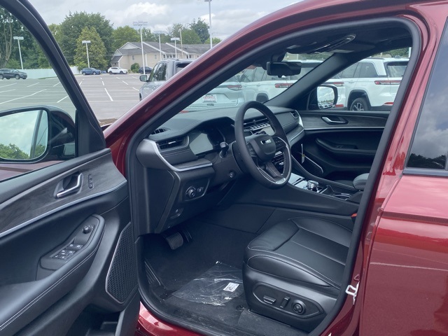new 2025 Jeep Grand Cherokee L car, priced at $51,074