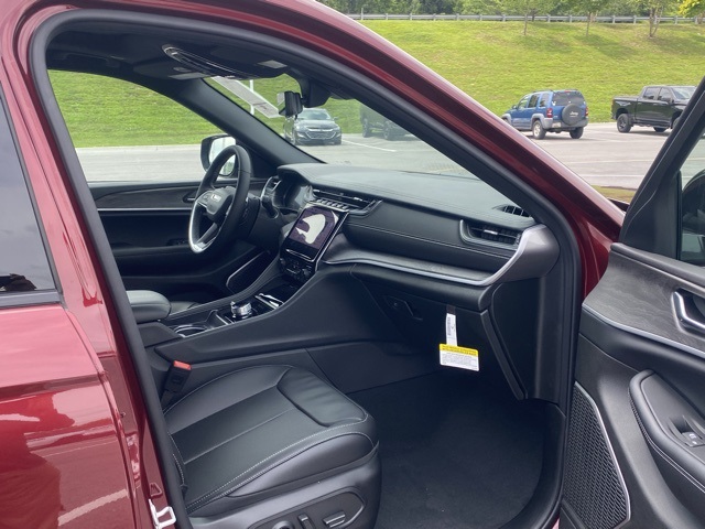new 2025 Jeep Grand Cherokee L car, priced at $51,074
