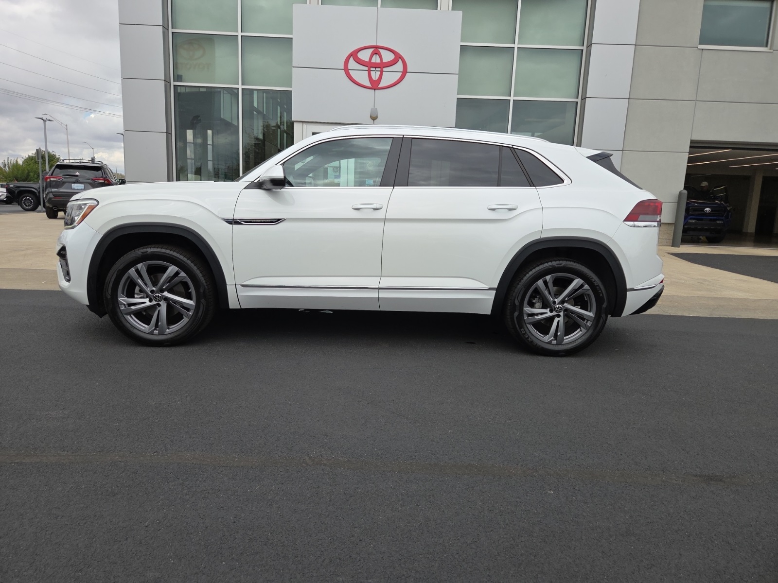 used 2024 Volkswagen Atlas Cross Sport car, priced at $34,969
