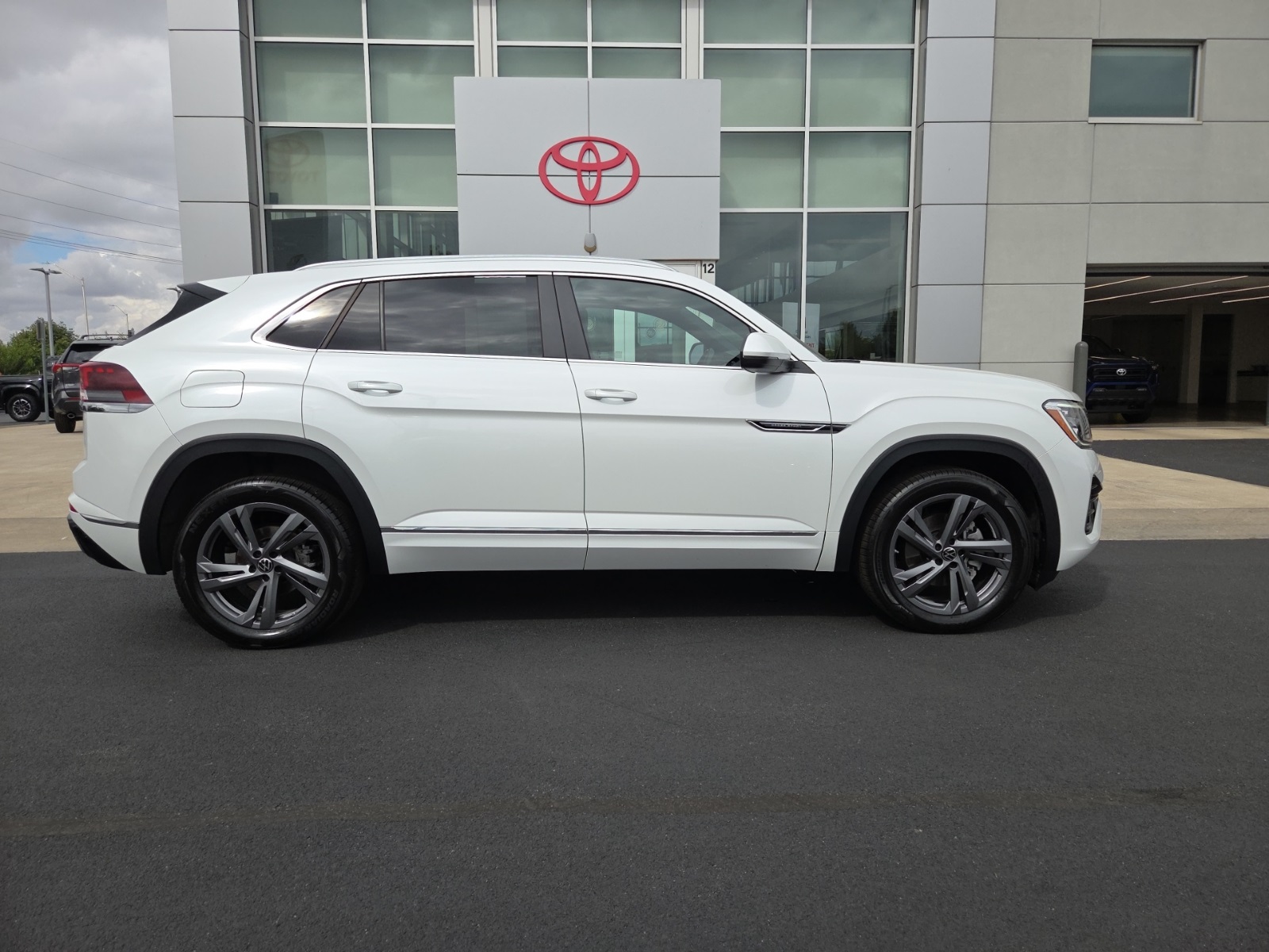 used 2024 Volkswagen Atlas Cross Sport car, priced at $34,969