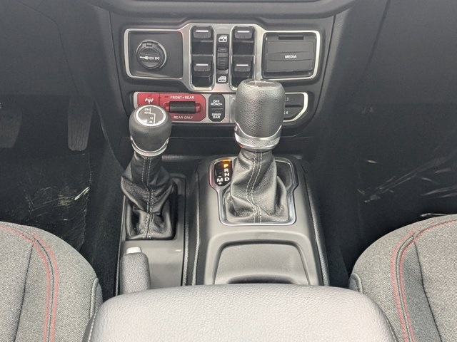 new 2025 Jeep Gladiator car, priced at $43,250