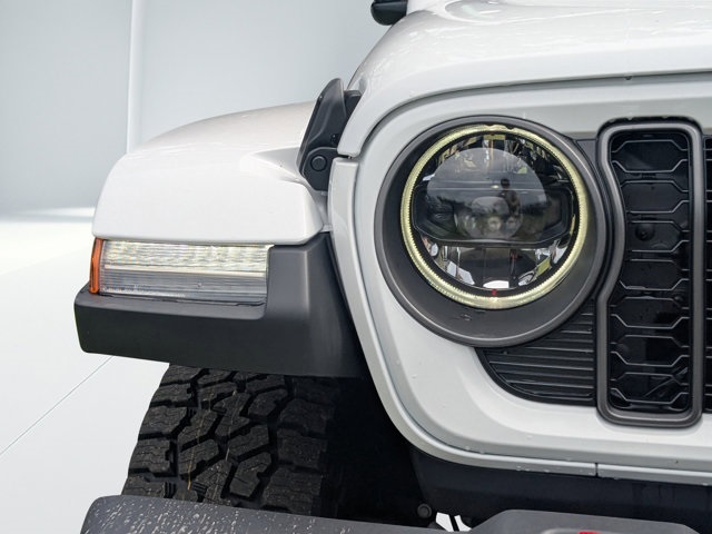 new 2025 Jeep Gladiator car, priced at $43,250