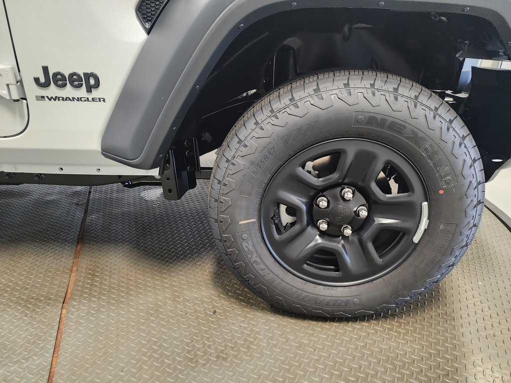 new 2025 Jeep Wrangler car, priced at $37,235