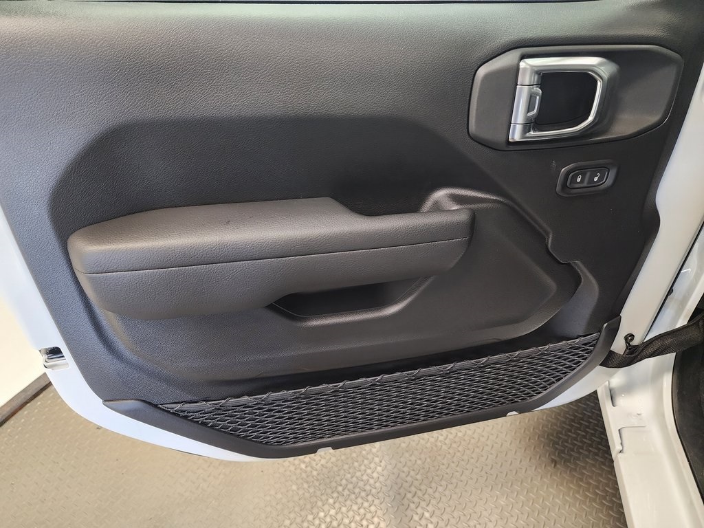 new 2025 Jeep Wrangler car, priced at $37,235