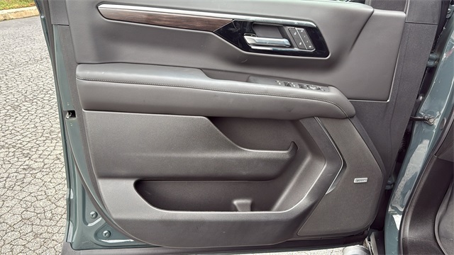 used 2025 Chevrolet Tahoe car, priced at $77,899