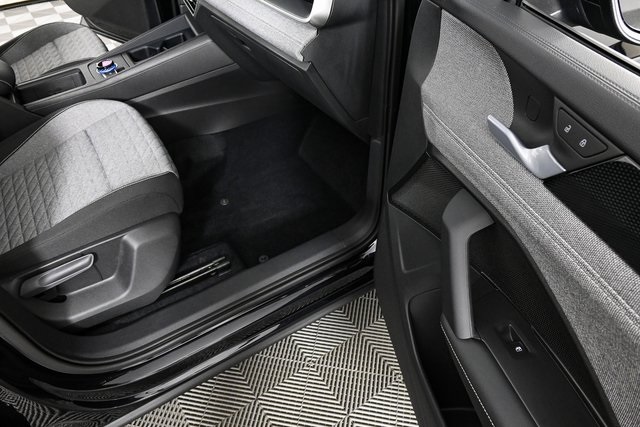 new 2025 Volkswagen Tiguan car, priced at $33,424