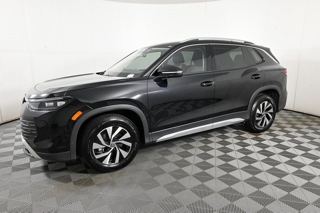 new 2025 Volkswagen Tiguan car, priced at $33,424