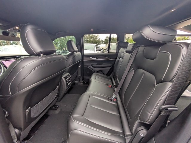 new 2025 Jeep Grand Cherokee car, priced at $36,125