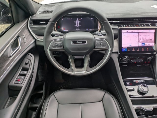 new 2025 Jeep Grand Cherokee car, priced at $36,125