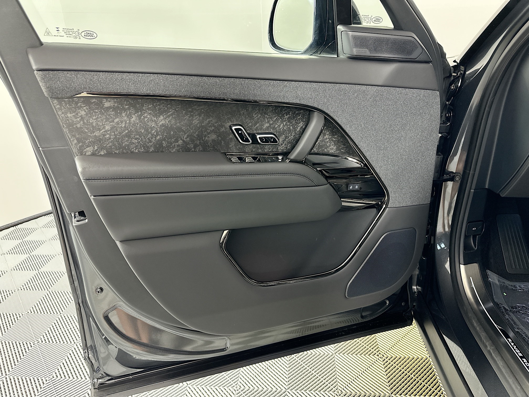 new 2025 Land Rover Range Rover Sport car, priced at $130,320