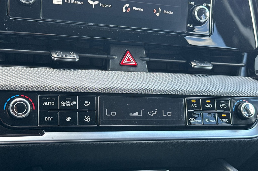 new 2025 Kia Sportage Hybrid car, priced at $29,555