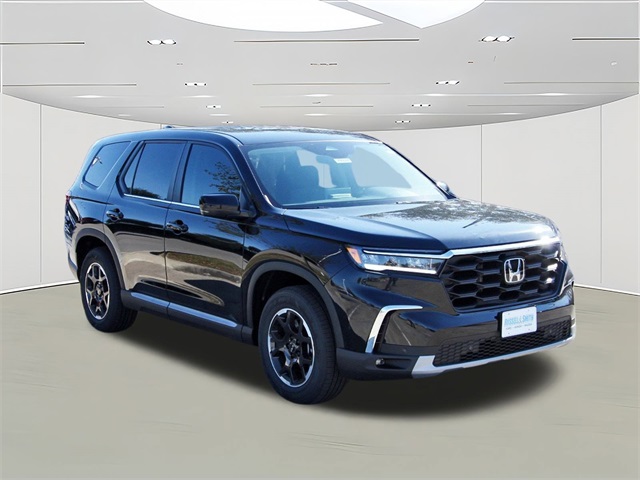 new 2025 Honda Pilot car, priced at $44,976