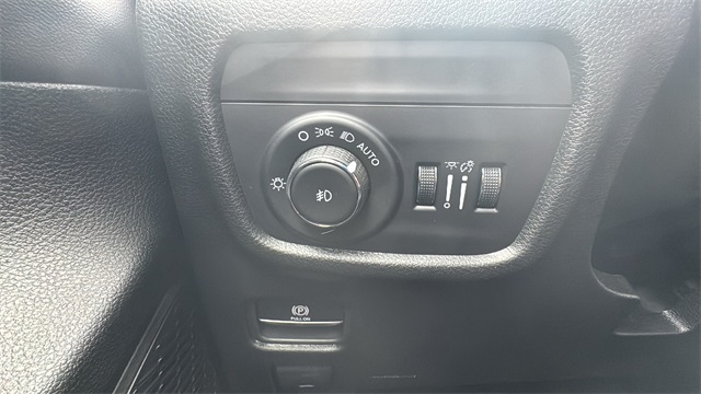new 2025 Jeep Grand Cherokee car, priced at $48,703