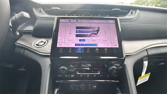 new 2025 Jeep Grand Cherokee car, priced at $48,703