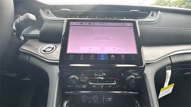 new 2025 Jeep Grand Cherokee car, priced at $48,703